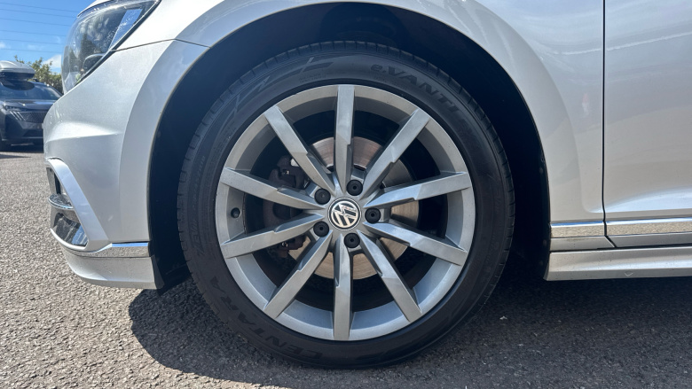 Volkswagen Passat 2.0 TDI R-Line 4dr DSG [Panoramic Roof] Diesel Saloon